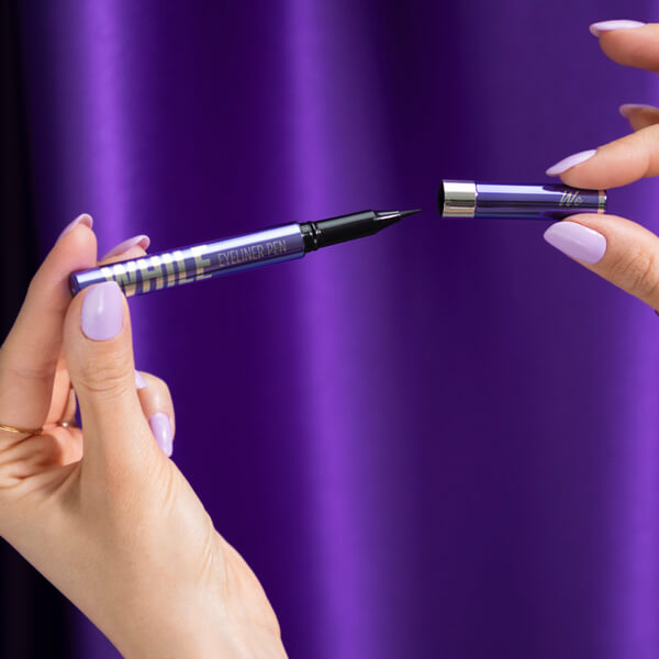Obsidian Black – WHILE 01 Eyeliner pen