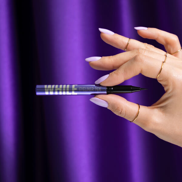 Obsidian Black – WHILE 01 Eyeliner pen
